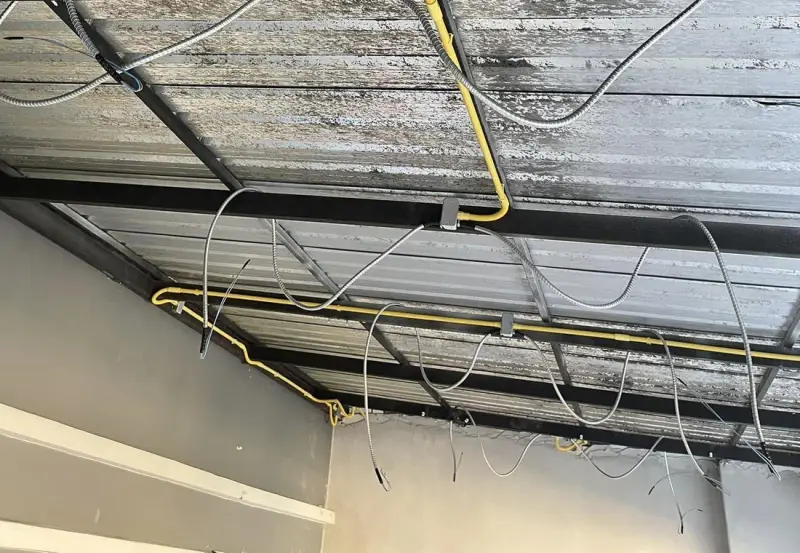 ติดตั้งระบบ CCTV และระบบไฟฟ้าภายใน Home Office — ภาพหน้างาน 4